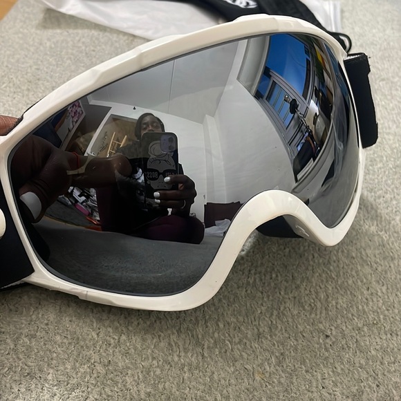 WHITE WOMAN’S SNOW MOBILE SKI SNOWBOARDING SNOW ACTIVITIES GOOGLES *NEW* - Picture 10 of 10
